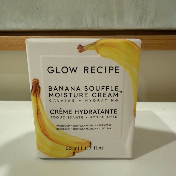 Glow Recipe Banana Souffle Moisture Cream - White and Yellow